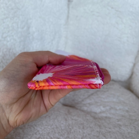 Lulu DK for Clinique Mini Makeup Floral Pouch - Picture 6 of 6